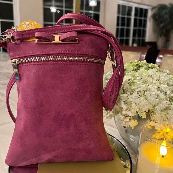 Urban Expressions Pink Vegan Leather Crossbody Bag - NWT - Picture 1 of 7